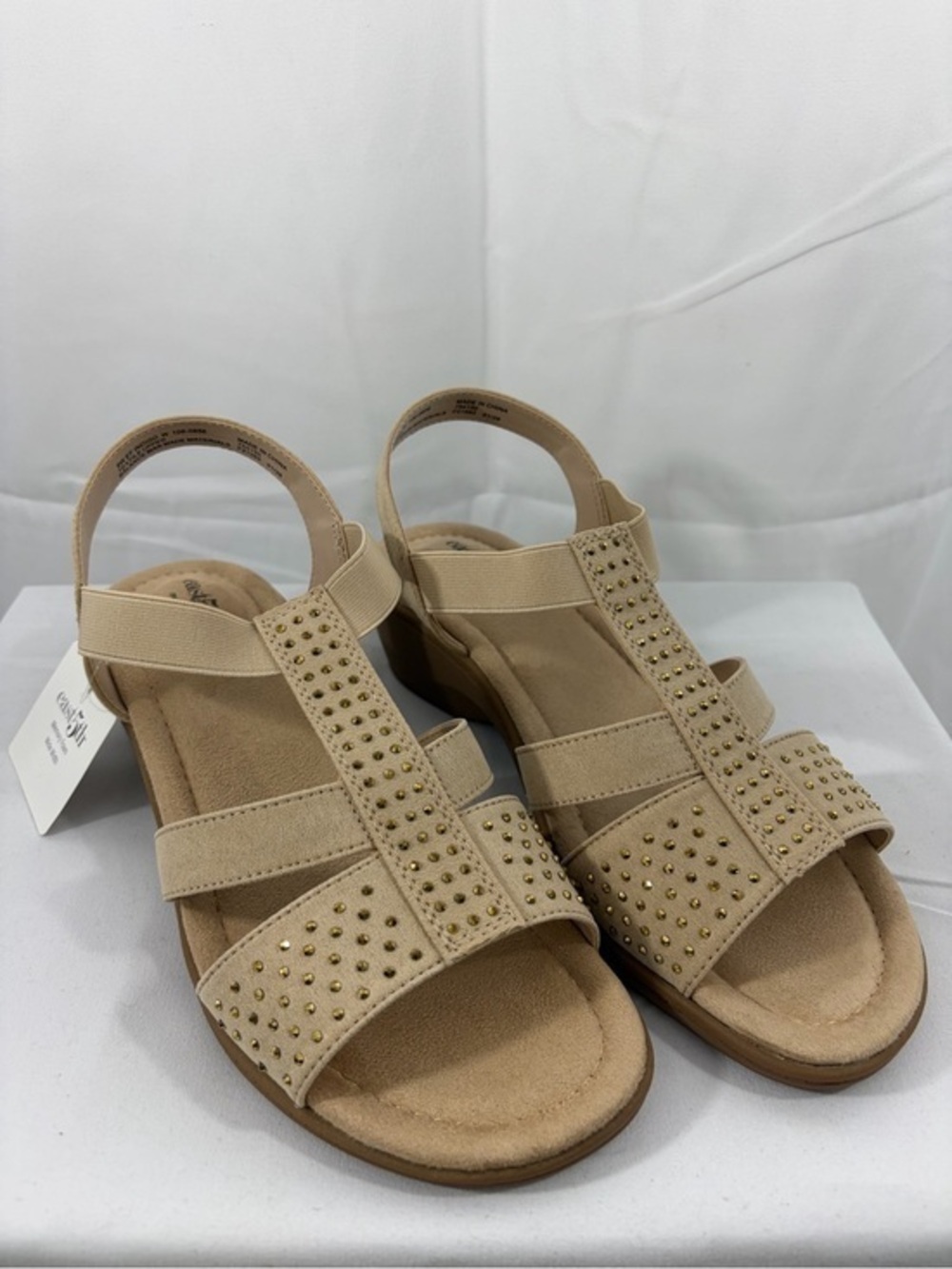 NWT east 5th Women’s Size 9W Beige Studded T-Strap Sandals